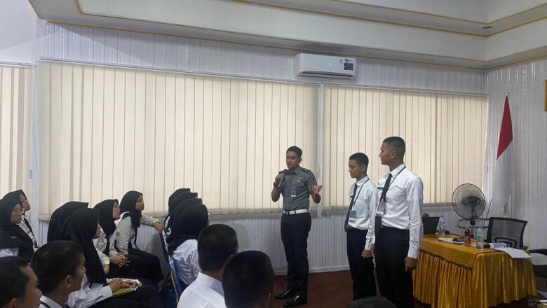 Bekali CPNS Kemenimipas 2024, Ka. KPLP Lapas Narkotika Karang Intan Sampaikan Materi Teknik Penggeledahan di Lapas/Rutan