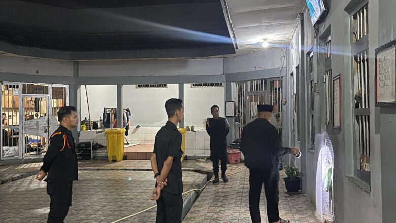 Kalapas Troling Malam Pastikan Keamanan Lapas Narkotika Karang Intan Tetap Kondusif