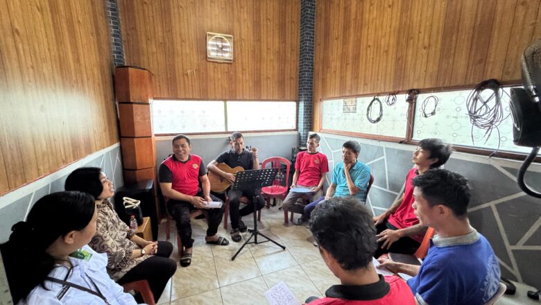 WBP Nasrani Lapas Narkotika Karang Intan Laksanakan Kebaktian Rutin, Suasana Khusyuk Penuhi Ruang Ibadah