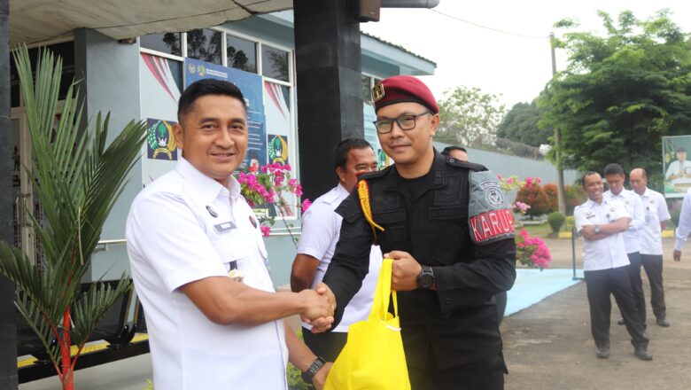 Jaga Stamina Petugas, Lapas Narkotika Karang Intan Bagikan Suplemen Daya Tahan Tubuh bagi Pegawai Piket Malam