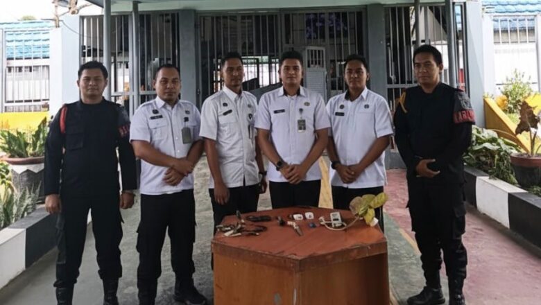 Operasi Siang Hari di Blok F, Lapas Karang Intan Berhasil Mengamankan Barang dari Kamar Hunian