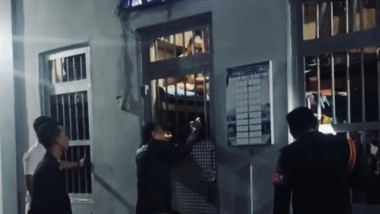 Kalapas Narkotika Karang Intan Pimpin Kontrol Keliling Malam untuk Pastikan Keamanan TetapKondusif