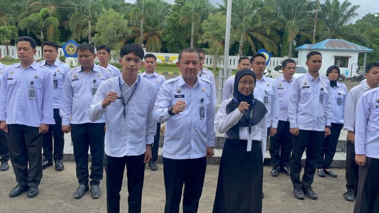 Kalapas Narkotika Karang Intan Resmikan Peserta Magang Batch 2 Kemnaker melalui Penyematan Tanda Peserta