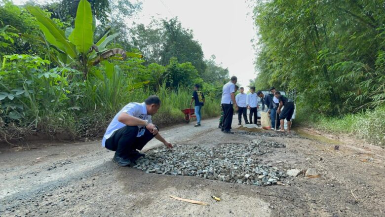 Lapas Narkotika Karang Intan Laksanakan Pengabdian IMIPAS untuk Negeri melalui Perbaikan Jalan Akses Warga dan Petugas